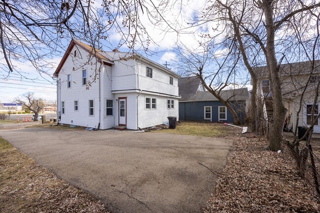 Building Photo - Trail St 223-225 W