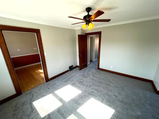 Building Photo - 6711 Dartworth Dr