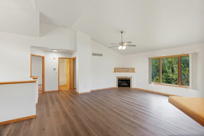 Building Photo - 8 Redtail Ct