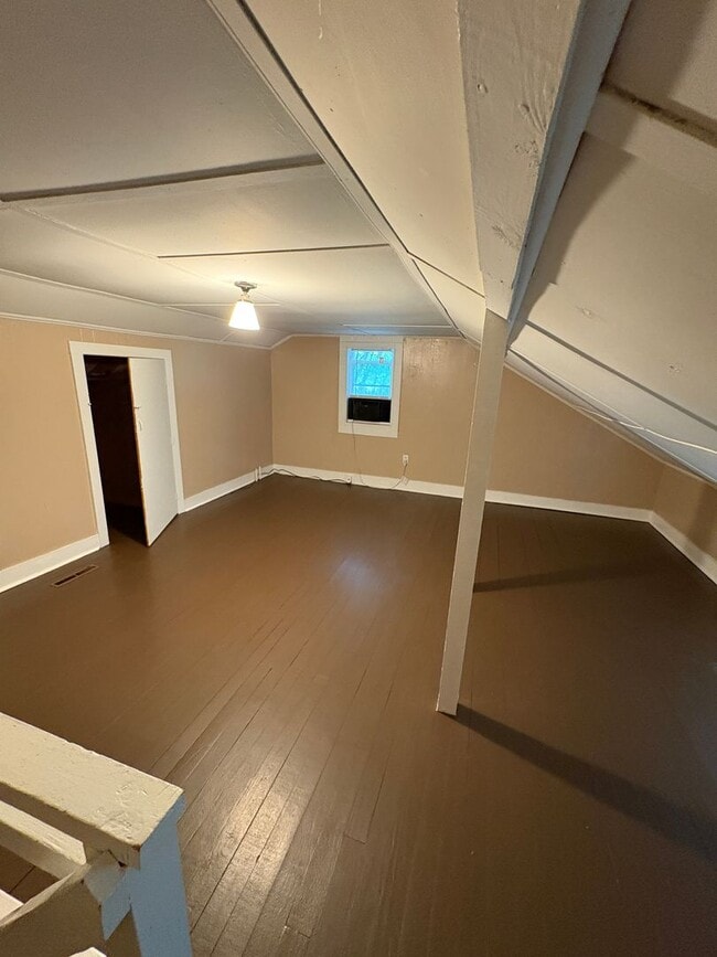 Building Photo - East 14th Triplex