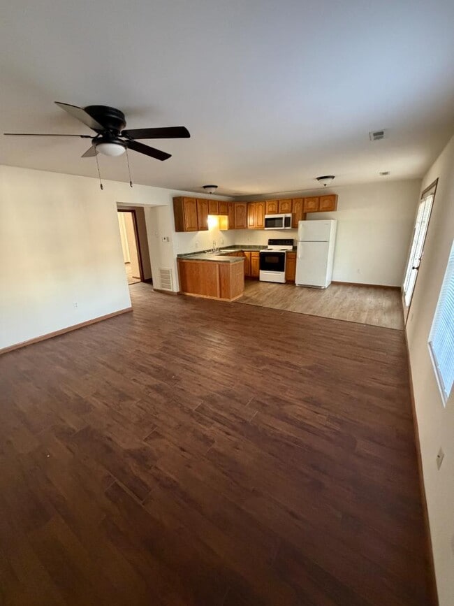 Building Photo - 100 Aldergate St