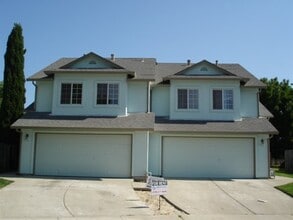 Building Photo - 513 Scirocco Dr