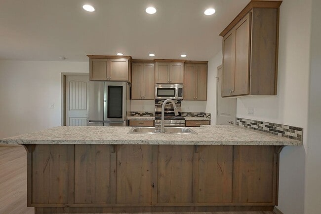 Building Photo - 709 E Ave K