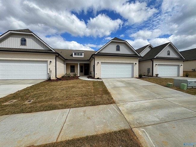 Building Photo - 6065 Gardner Maples Dr SE