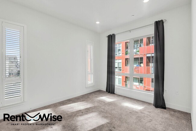 Building Photo - 390 Riesling Ave