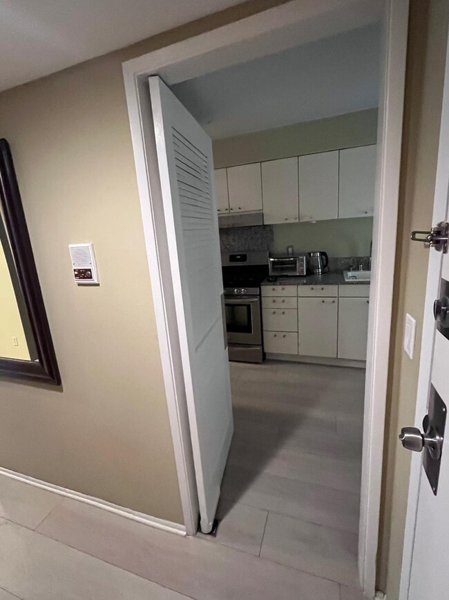 Building Photo - 1815 Glendon Ave