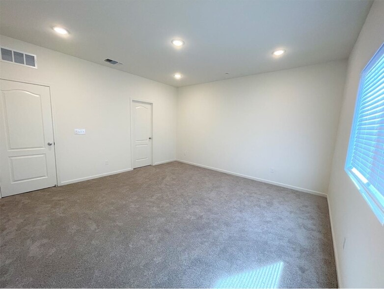 Building Photo - 4211 Candle Ct