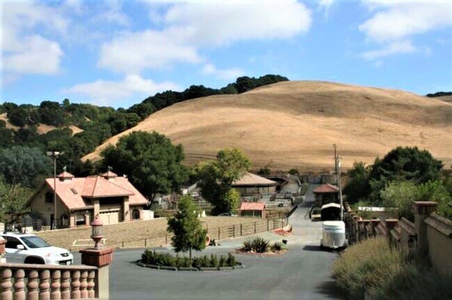 Building Photo - 25651 Palomares Rd