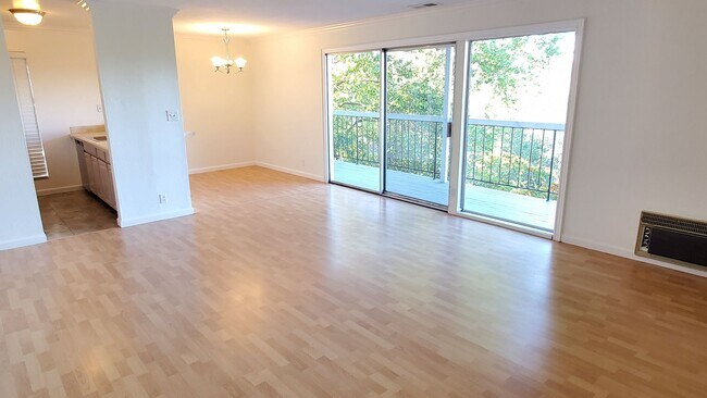 Building Photo - Spacious 2 Bedroom, 1 Bathroom Moraga Condo