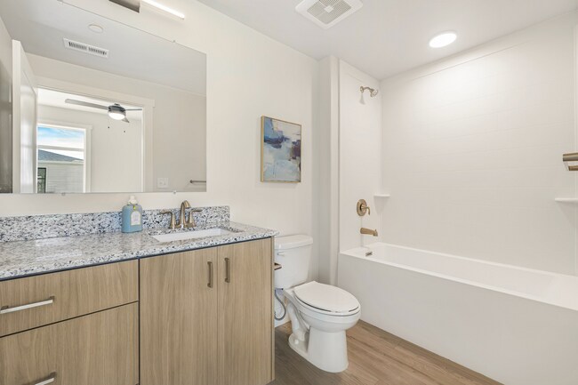 Building Photo - Lincoln Crossing Apartments unit 3107