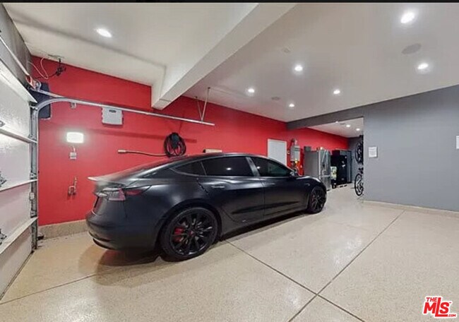 Building Photo - 19320 Carranza Ln