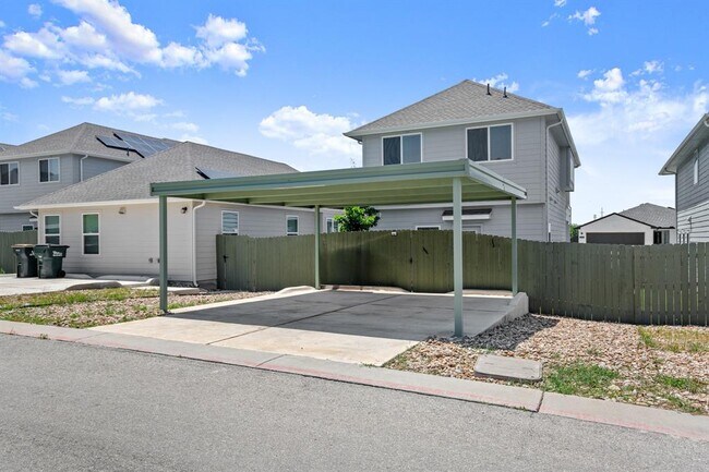 Building Photo - 17202 Adoro Dr