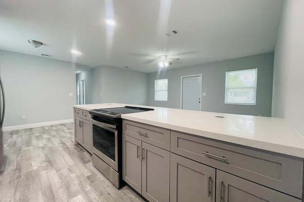 Building Photo - 716 Lund Cir
