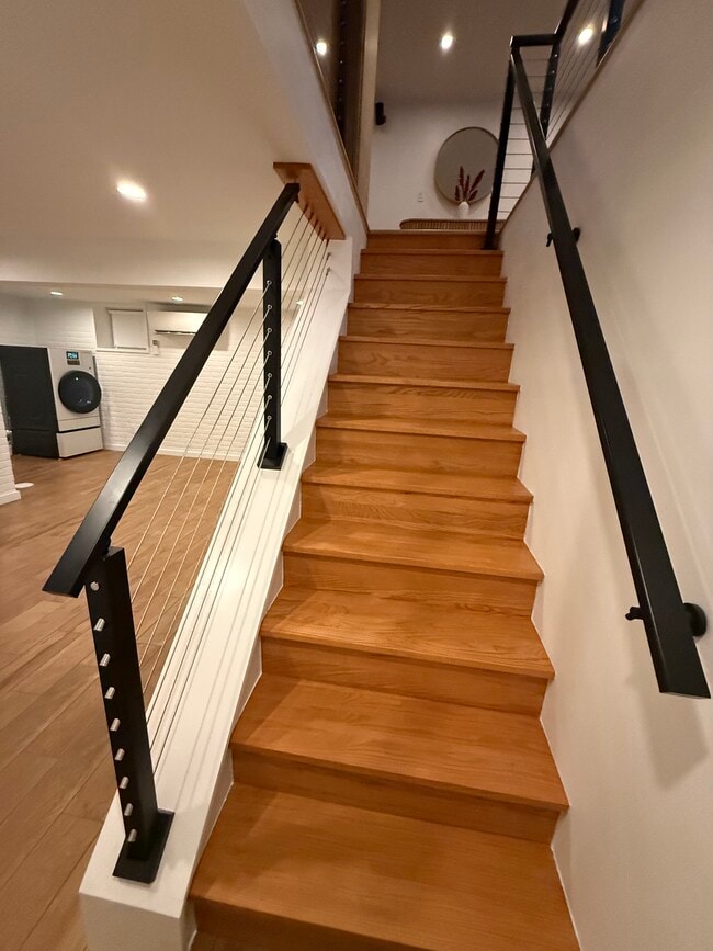 Building Photo - 204 Datura Dr