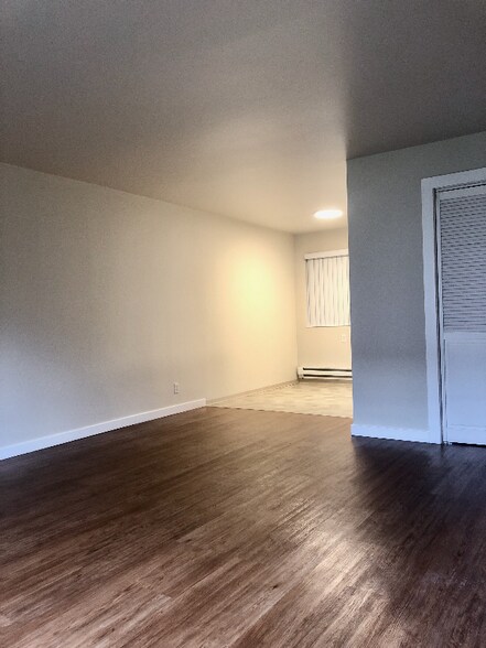 Building Photo - 3604 NE 73rd Pl