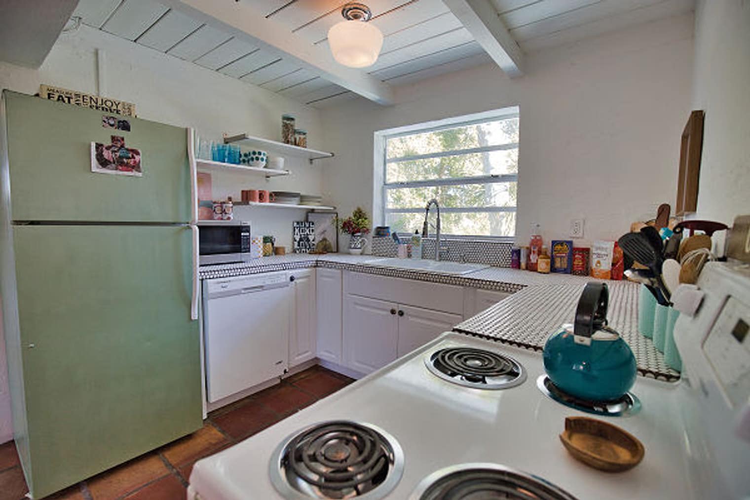 Building Photo - 650 Edwards St