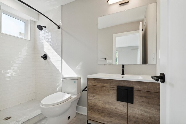 Building Photo - 1739 Page St