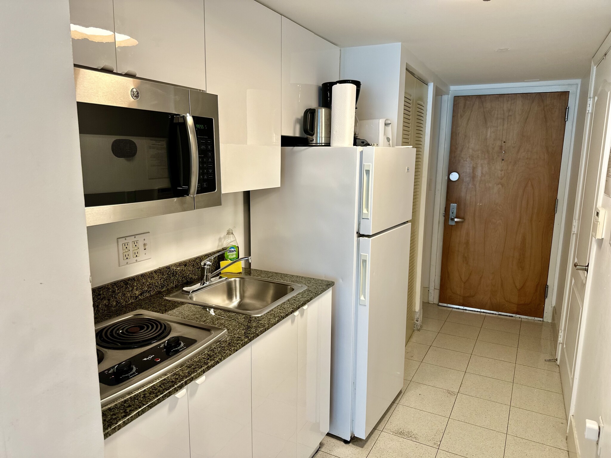 Building Photo - 1200 Brickell Bay Dr