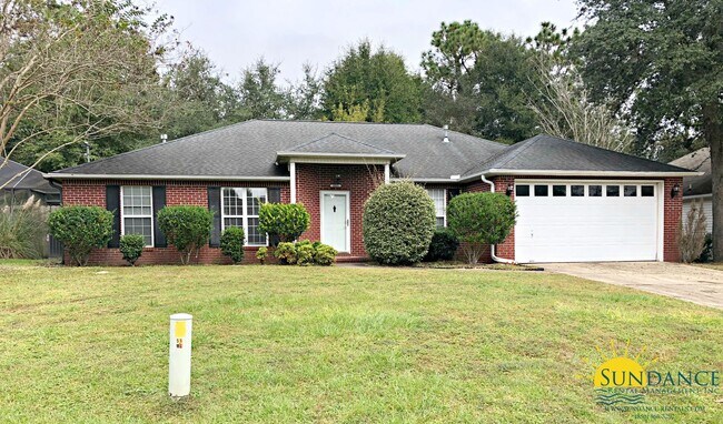 Building Photo - Beautiful 4 Bedroom Home with In-Ground Po...