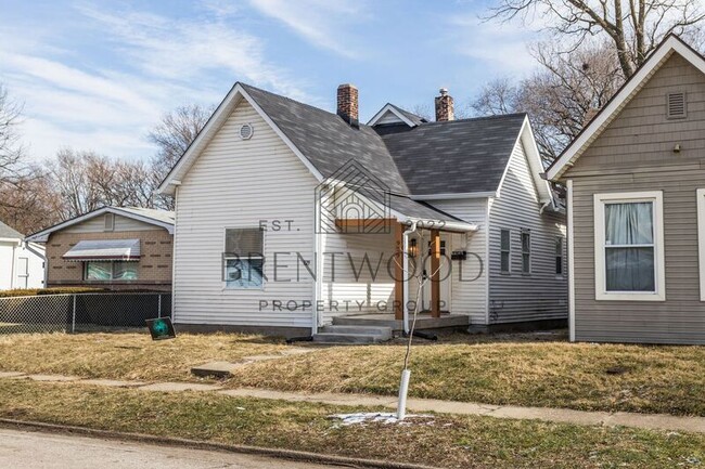 Building Photo - 929 N Tremont St