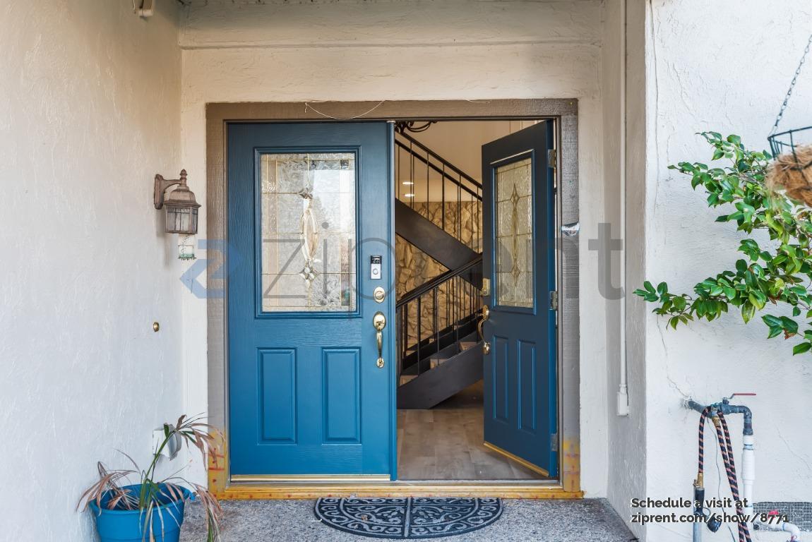 Building Photo - 2025 Park Royal Dr