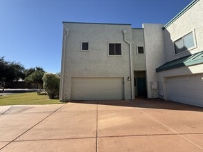 Building Photo - 2027 E University Dr