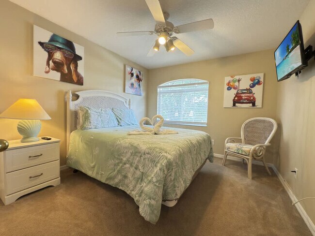 Building Photo - 900 Oxford Dr