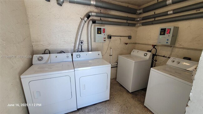 Building Photo - 13240 Port Said Rd