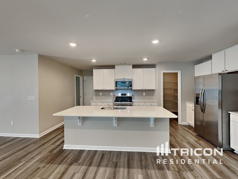 Building Photo - 127 Brentwood Dr