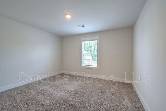Building Photo - 208 Pewter Cir