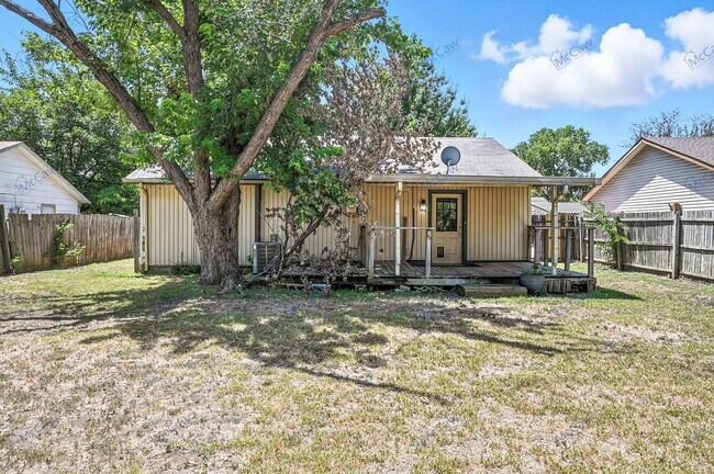 Building Photo - 2441 Sweetwood Dr