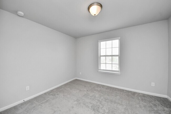 Building Photo - 3102 Trishelle Ct