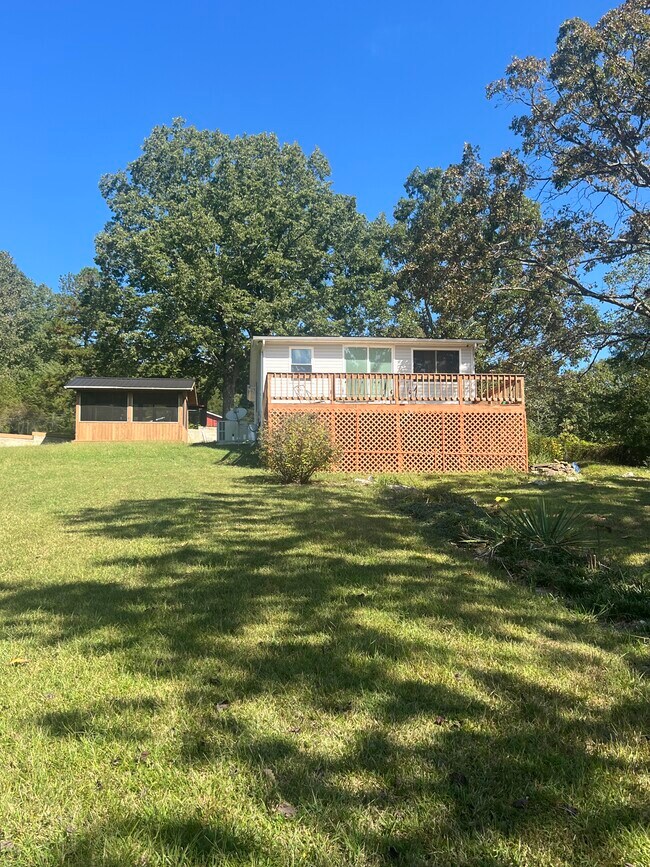 Primary Photo - 550 Leiderman Rd