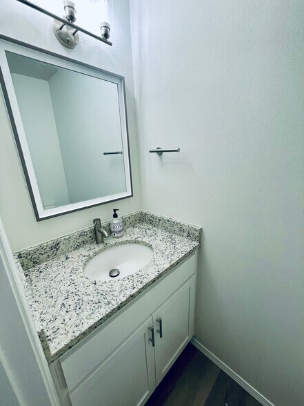 Building Photo - 223 S Fairland Ave