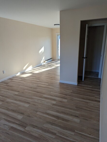 Primary Photo - 59 Flynn Ave