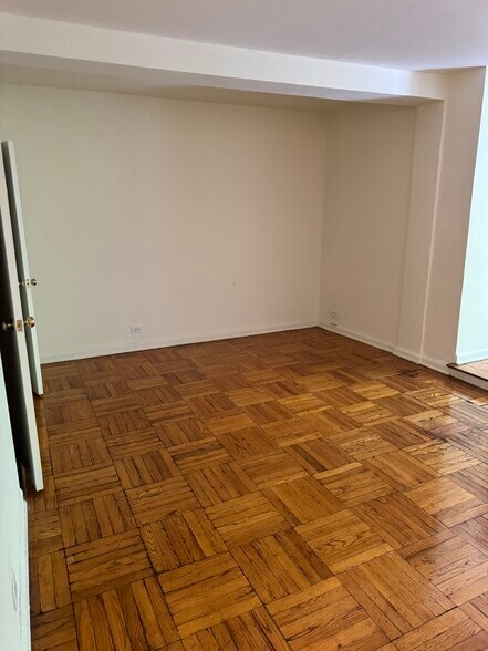 Building Photo - 9834 63rd Dr