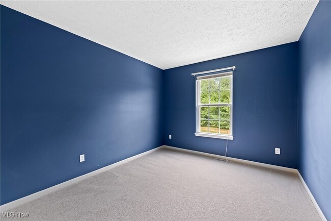 Building Photo - 37 Eastpointe Dr