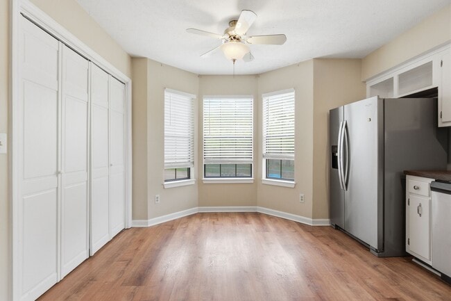 Building Photo - 515 Chesterfield Ave