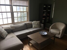 Building Photo - 11 2nd St NE