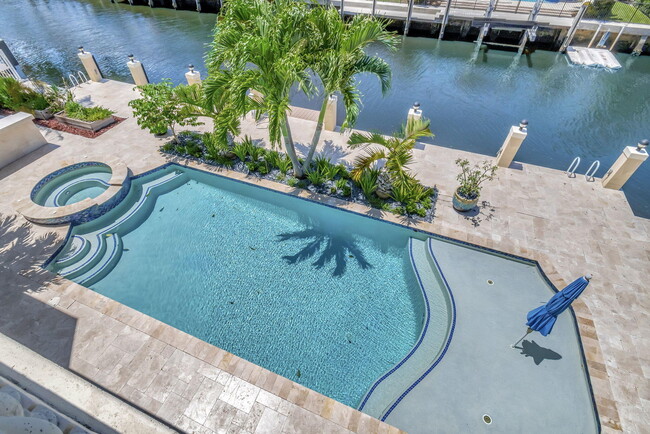 Building Photo - 953 Banyan Dr