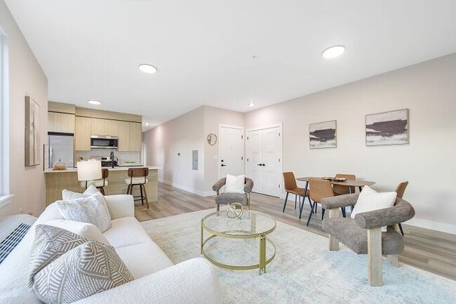 Building Photo - 304 61st St