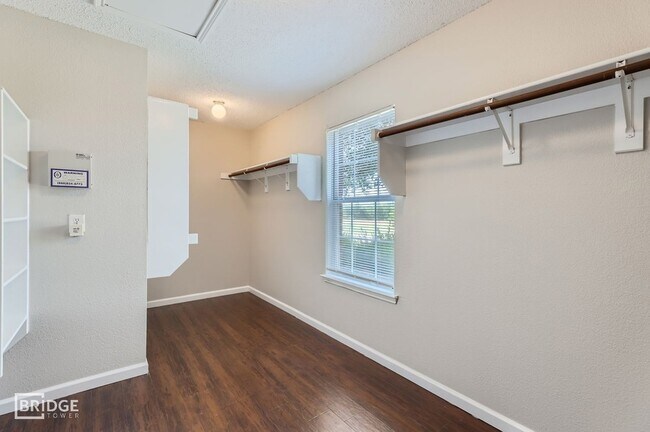 Building Photo - 1507 Walnut Ridge Dr