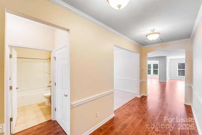 Building Photo - 7012 Kitty Hawk Ln