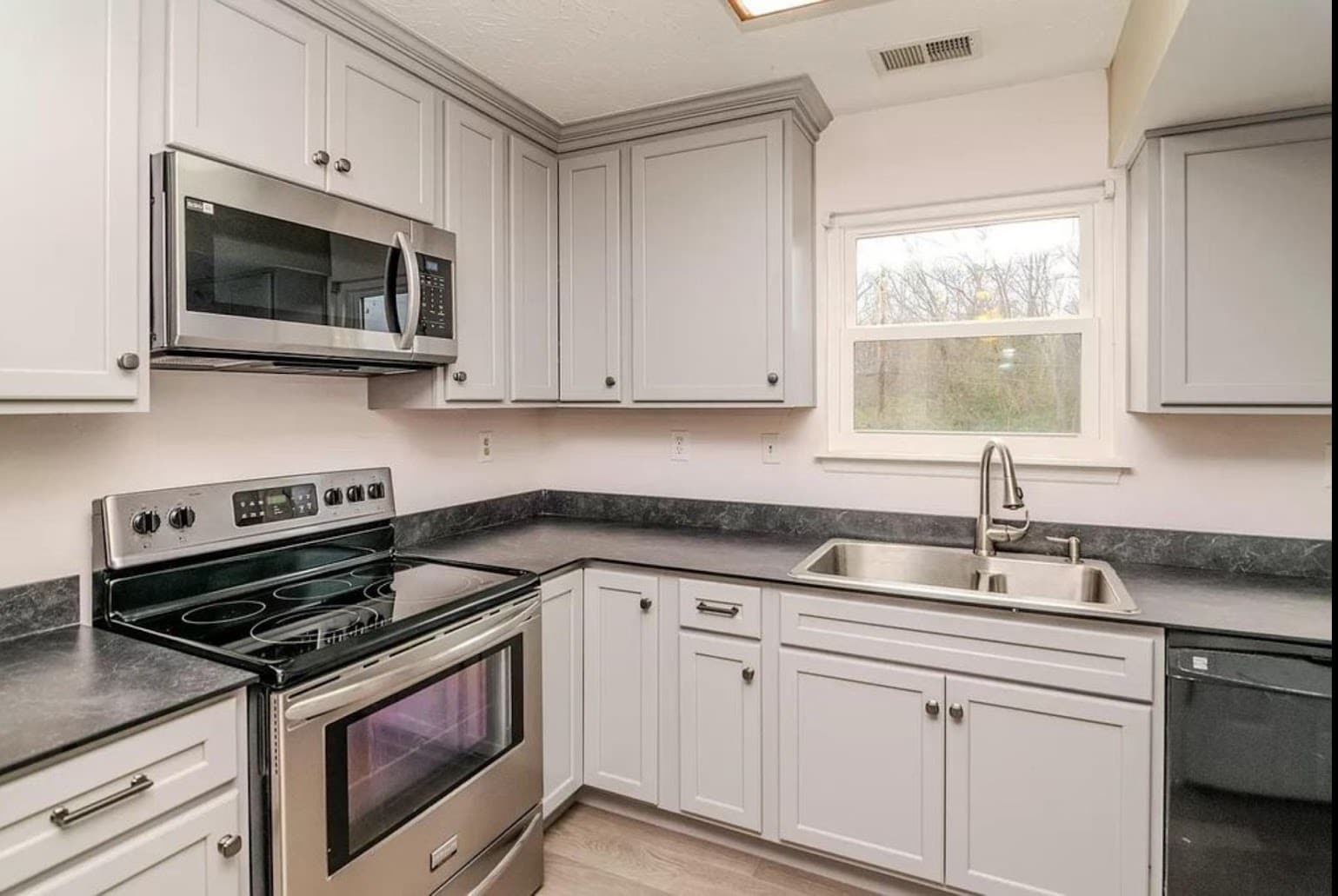 Building Photo - 3685 Appian Way
