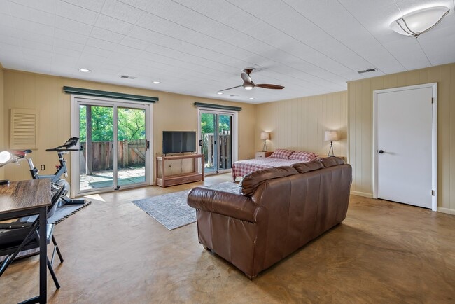 Building Photo - 7261 Dockside Ln