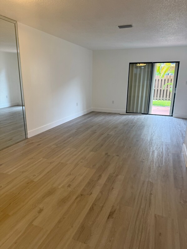 Building Photo - 6866 NW 173rd Dr