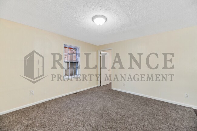 Building Photo - 5714 E Harry St