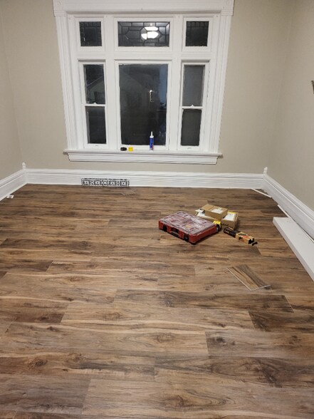 Building Photo - 1405 7th Ave