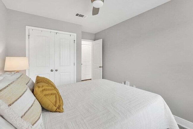 Building Photo - 89 Crossing Ln