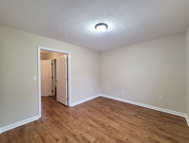 Building Photo - 962 Beverly Dr